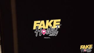 Fake Hostel - ASMR Girl - 01/10/2020