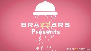 Brazzers Exxtra - The Shower Spy - 10/12/2018