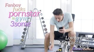 Fitness Rooms - Fanboy fucks pornstar in gym 3some - 03/11/2019