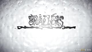 Brazzers Exxtra - Dildo Showers Bring Big Cocks - 10/06/2020