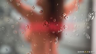Milfs Like it Big - The Shower Voyeur - 01/06/2021