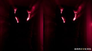 Brazzers Exxtra - Smoke Show - 01/26/2021