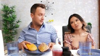 Brazzers Exxtra - Burger Time! - 03/19/2021