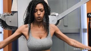 Brazzers Exxtra - Big Tits Hit The Gym - 11/13/2021
