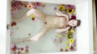 twistys - Bathing Beauty - 05/23/2018